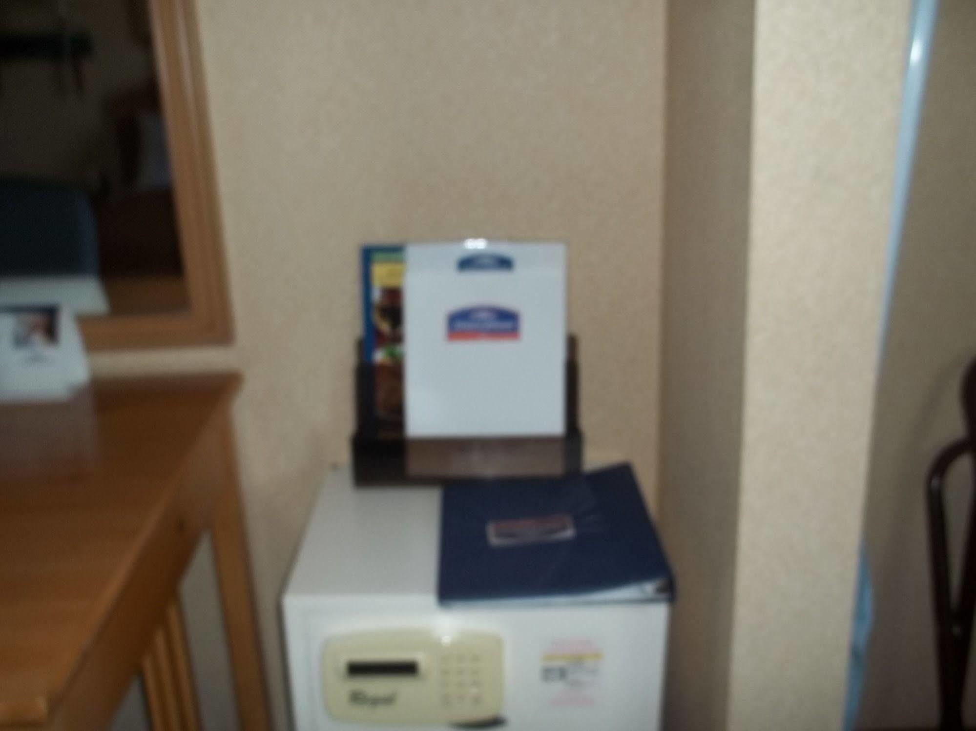 ฮาวเวิร์ด จอห์นสัน บาย วินด์แฮม เวอร์จิเนียบีช Motel ภายนอก รูปภาพ