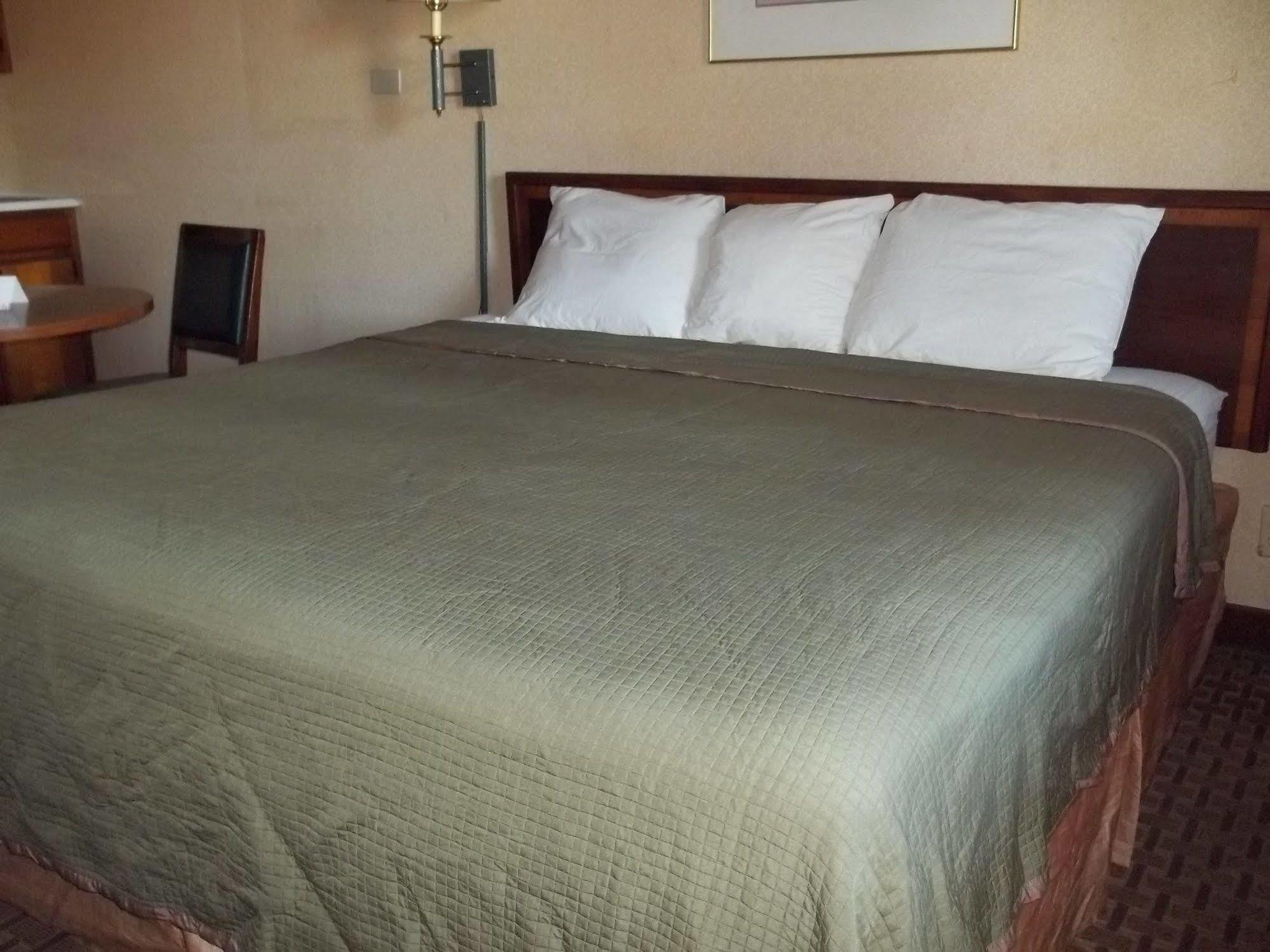 ฮาวเวิร์ด จอห์นสัน บาย วินด์แฮม เวอร์จิเนียบีช Motel ภายนอก รูปภาพ