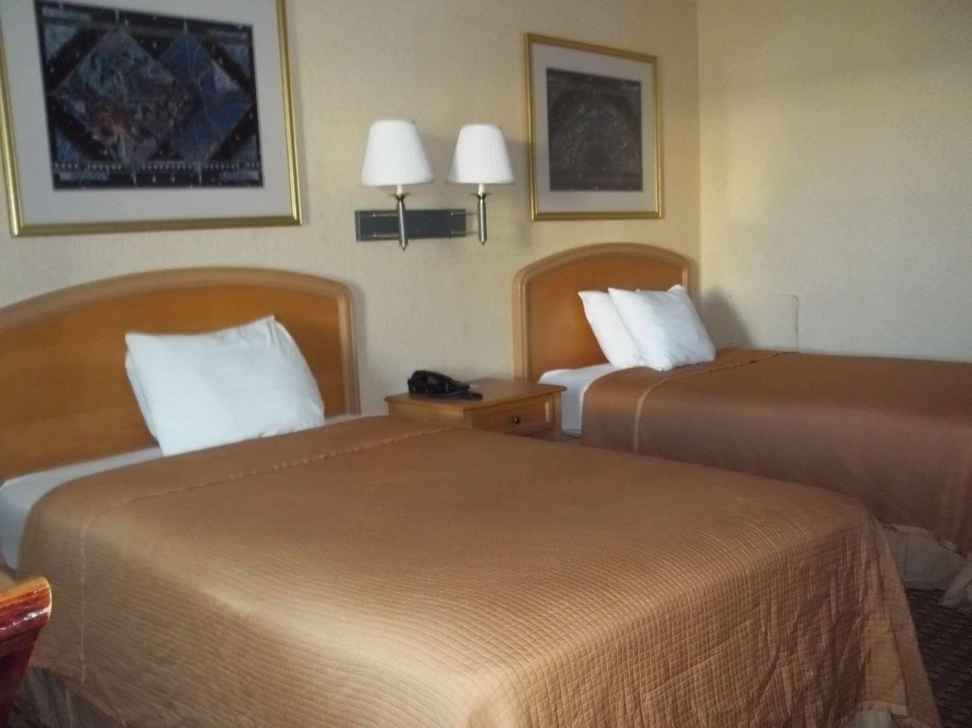 ฮาวเวิร์ด จอห์นสัน บาย วินด์แฮม เวอร์จิเนียบีช Motel ภายนอก รูปภาพ