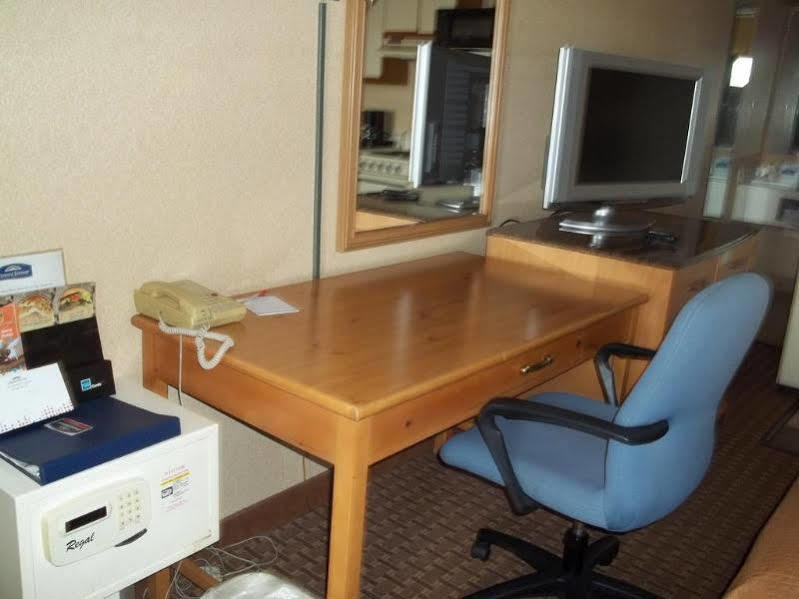 ฮาวเวิร์ด จอห์นสัน บาย วินด์แฮม เวอร์จิเนียบีช Motel ภายนอก รูปภาพ
