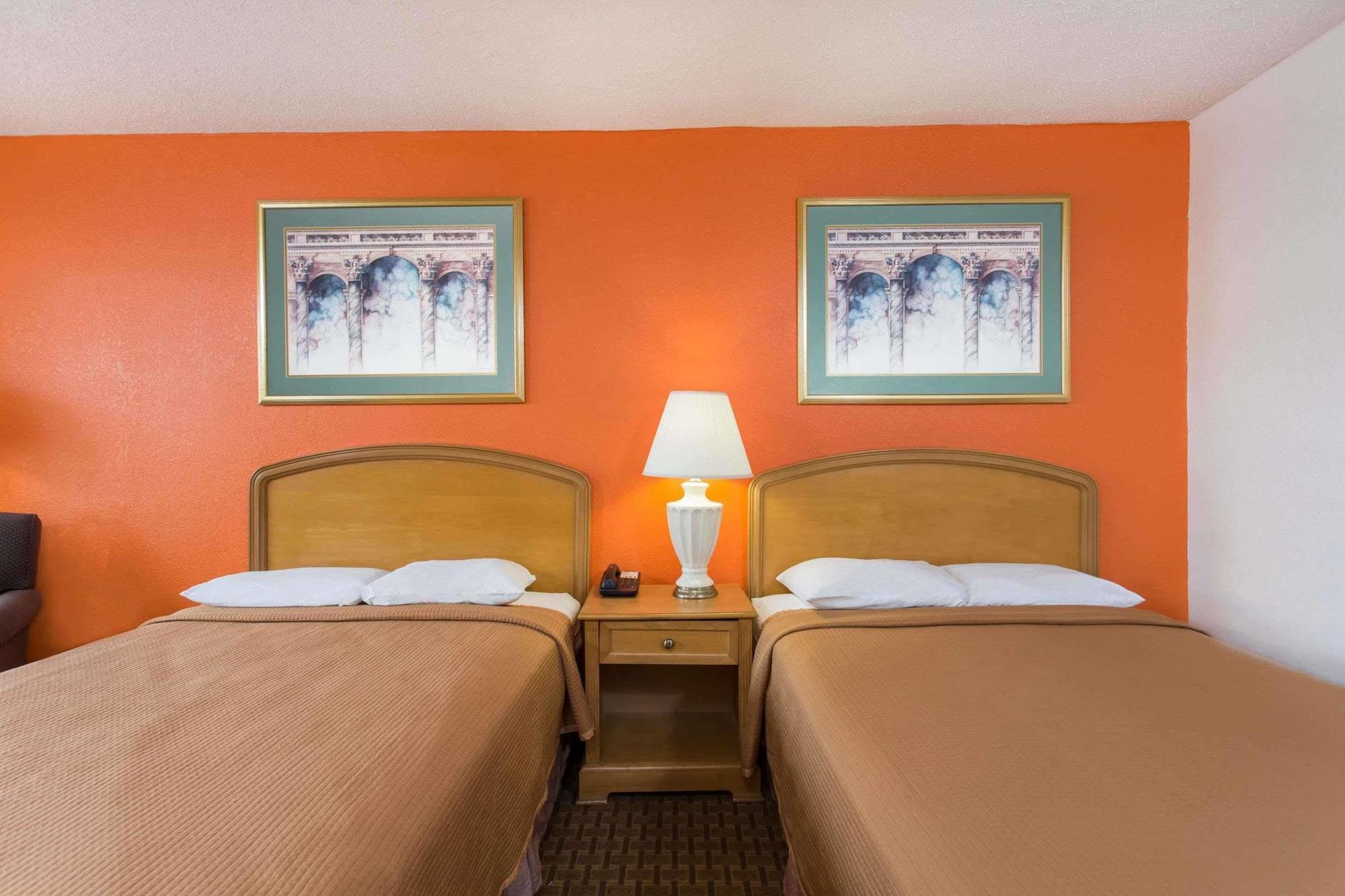 ฮาวเวิร์ด จอห์นสัน บาย วินด์แฮม เวอร์จิเนียบีช Motel ภายนอก รูปภาพ